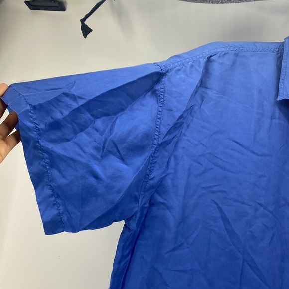 Vintage Quarters 100% Silk Short Sleeve Button Down Shirt blue hi lo split hem - Picture 3 of 7